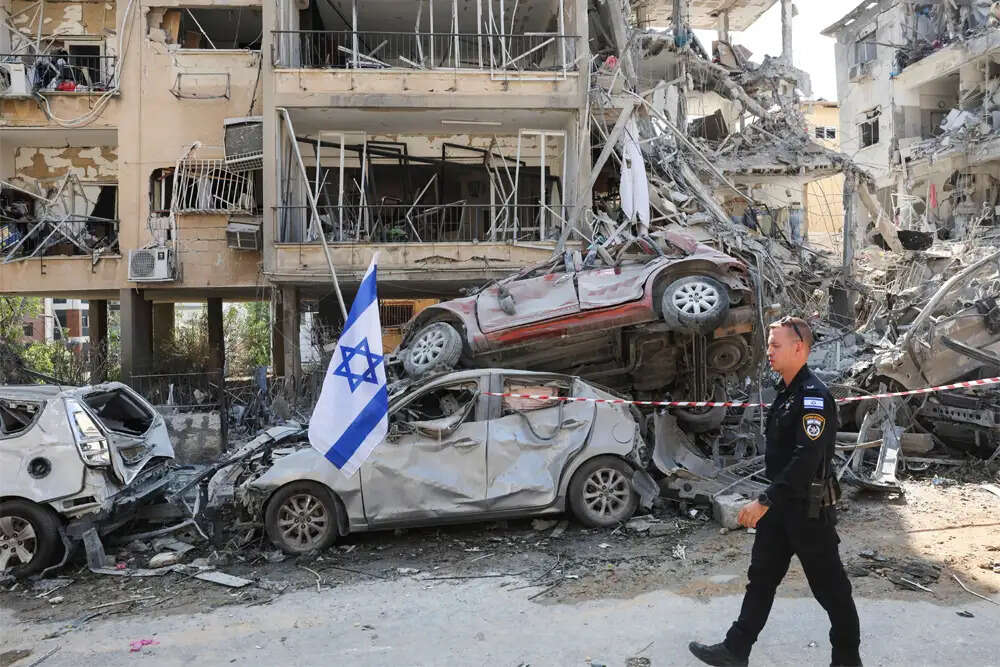 ईरान-इज़राइल संघर्ष: पश्चिम एशिया में युद्ध की गंभीरता बढ़ी