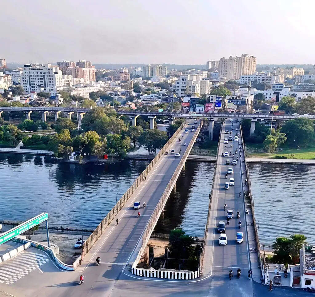 लखनऊ में ग्रीन कॉरिडोर परियोजना का लोकार्पण, जाम से मिलेगी राहत