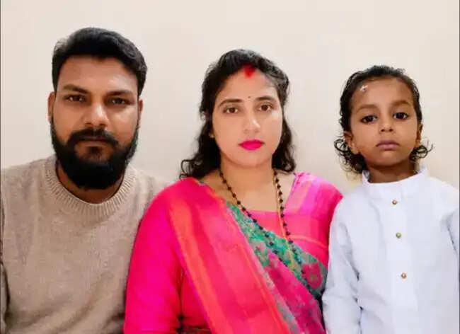 गोरखपुर में परिवार के तीन सदस्यों की हत्या, किशोर ने किया हमला