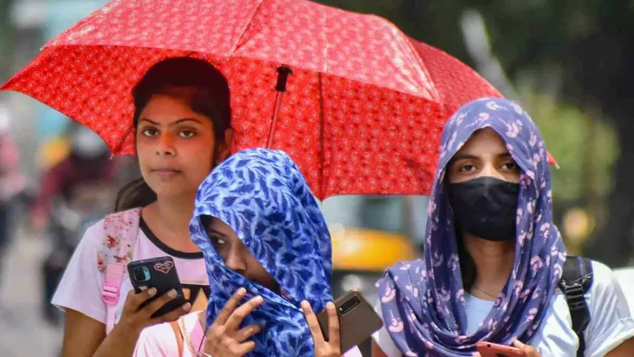 दिल्ली में गर्मी का रेड अलर्ट: तापमान 45 डिग्री पार