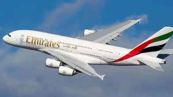 दुबई एयरपोर्ट पर उड़ानें अस्थायी रूप से निलंबित, सुरक्षा कारणों से आग लगी