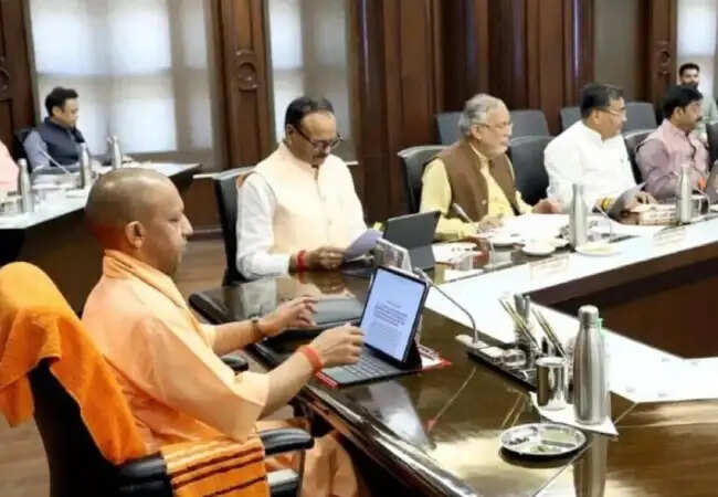 योगी सरकार ने 1725 इलेक्ट्रिक बसों और नए जेलों के निर्माण को दी मंजूरी