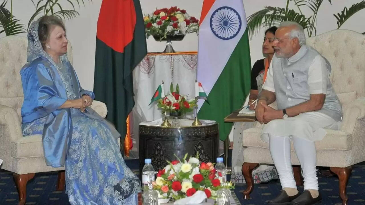 बांग्लादेश की पूर्व प्रधानमंत्री खालिदा जिया का निधन