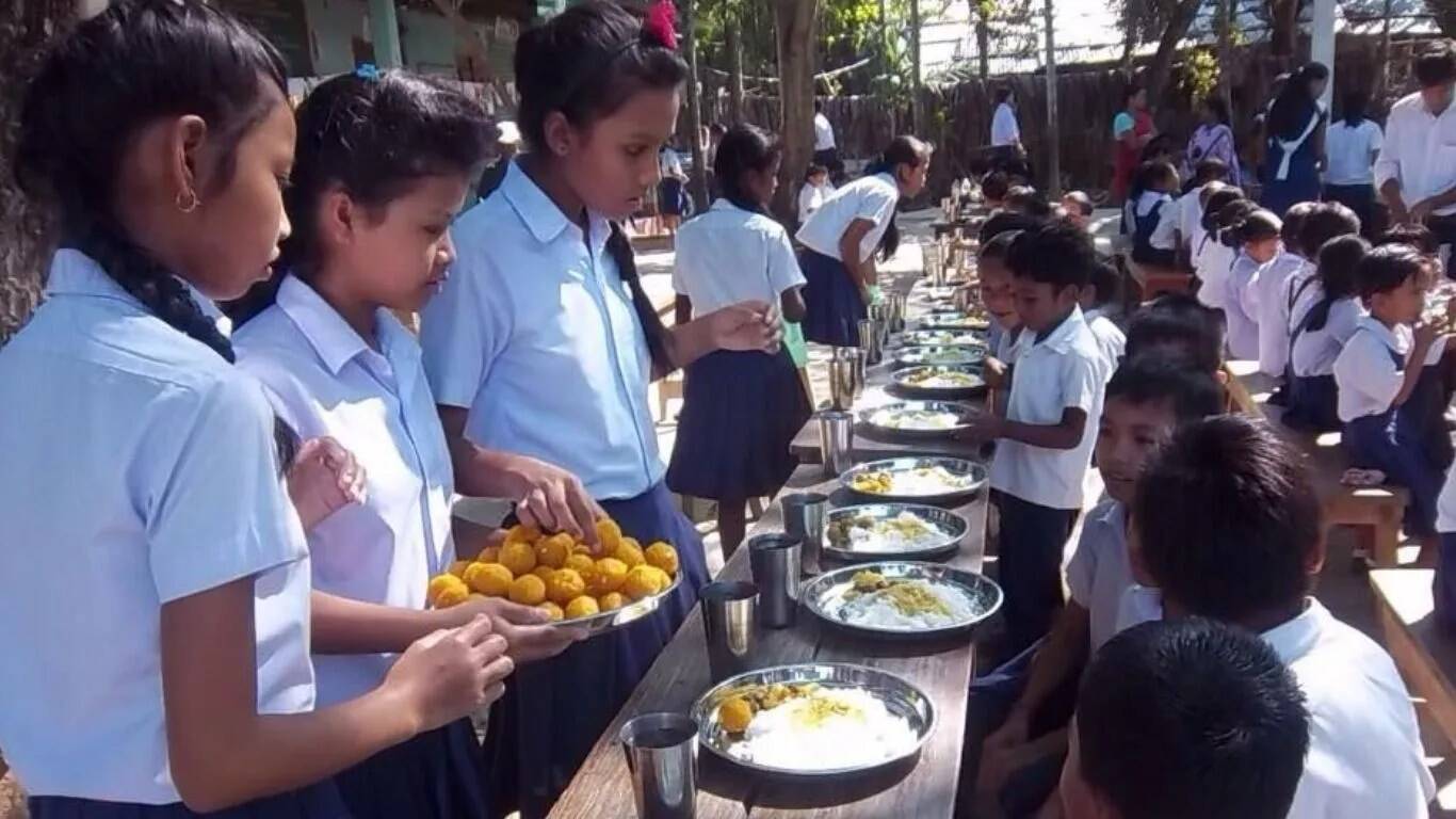 करनाल के सरकारी स्कूलों में मिड-डे मील में प्रोटीन मिल्क बार शामिल