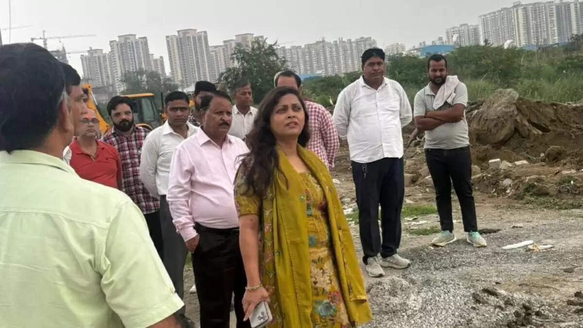 ग्रेटर नोएडा में कूड़ा फेंकने पर सख्त कार्रवाई का आदेश