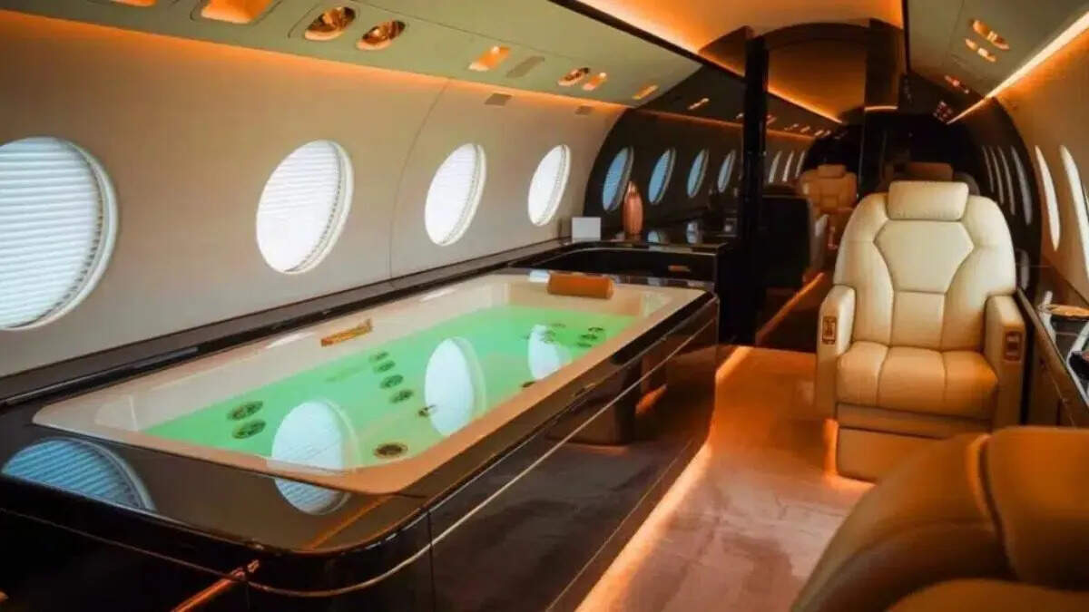 900 करोड़ रुपये का बिजनेस जेट: हवा में उड़ता महल