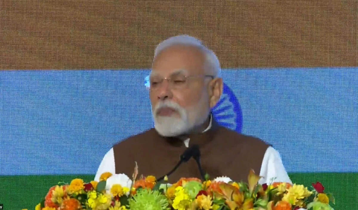 भारत और जापान के बीच आर्थिक सहयोग को बढ़ावा देने पर मोदी का जोर