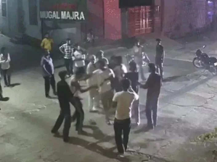 करनाल में 50 रुपये के विवाद पर दो पक्षों के बीच हिंसक झड़प, युवक लापता