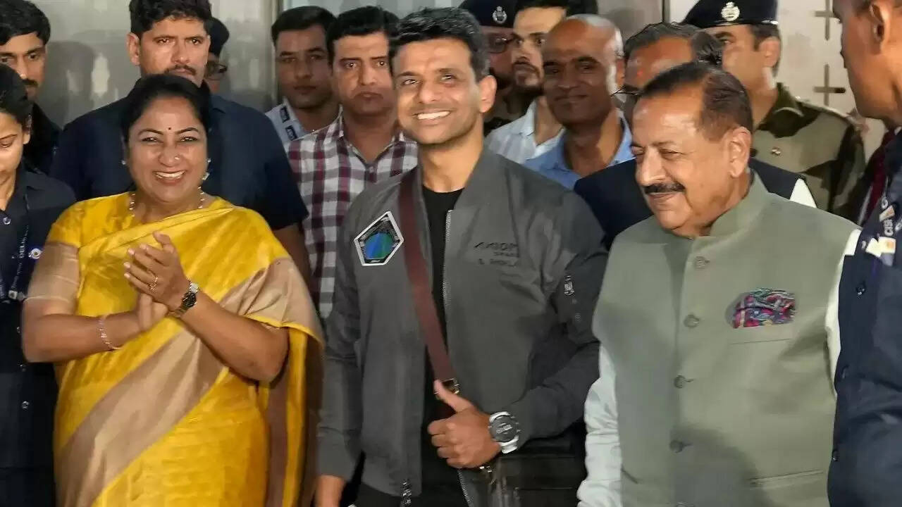 भारतीय संसद में ग्रुप कैप्टन शुभांशु शुक्ला का सम्मान, अंतरिक्ष यात्रा पर चर्चा