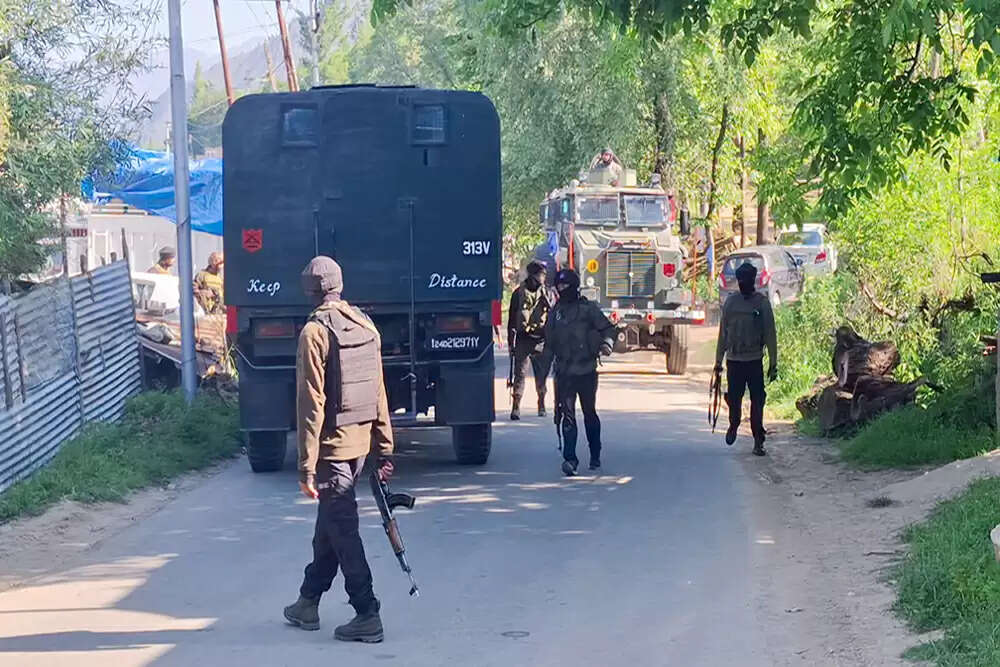 छत्तीसगढ़ में सुरक्षाबलों और माओवादियों के बीच मुठभेड़, दो नक्सली ढेर