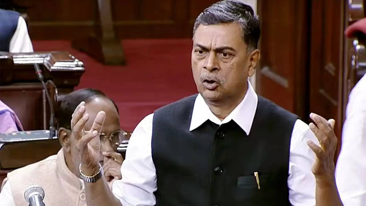 बिहार भाजपा ने दो नेताओं को निलंबित किया, विवादास्पद टिकट चयन के कारण