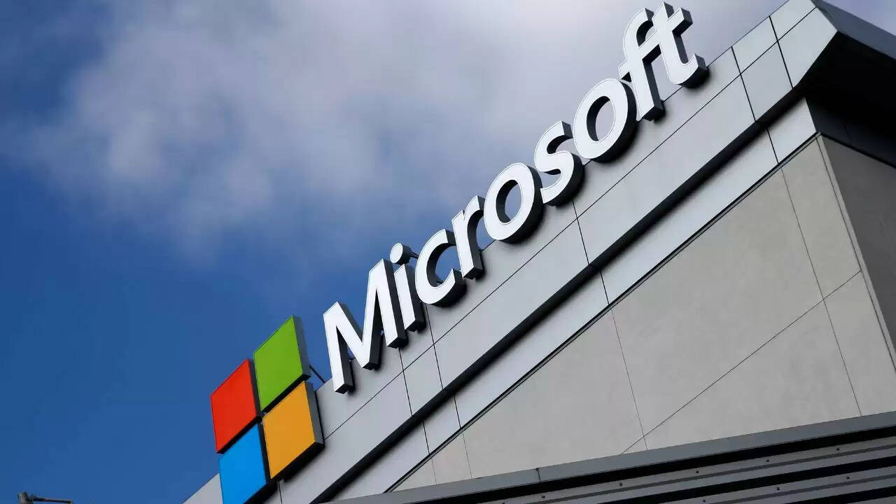 Microsoft की नई छंटनी: 9,100 कर्मचारियों की नौकरी पर संकट