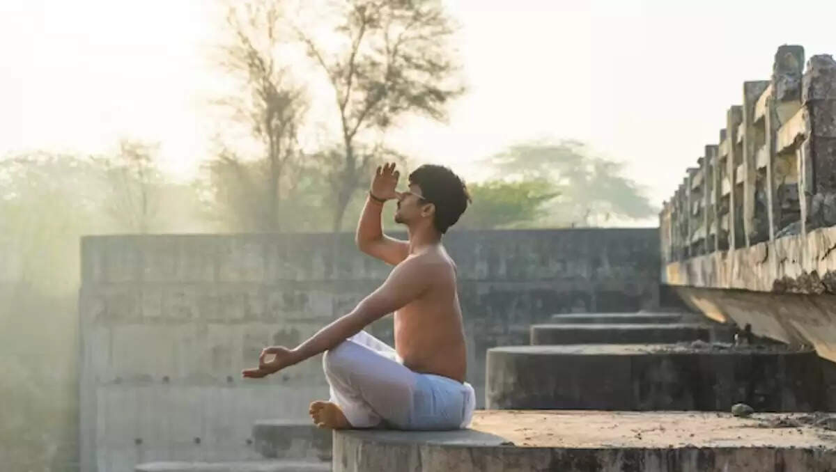 प्रेग्नेंसी के दौरान योगासन: मां और बच्चे के लिए लाभदायक विकल्प