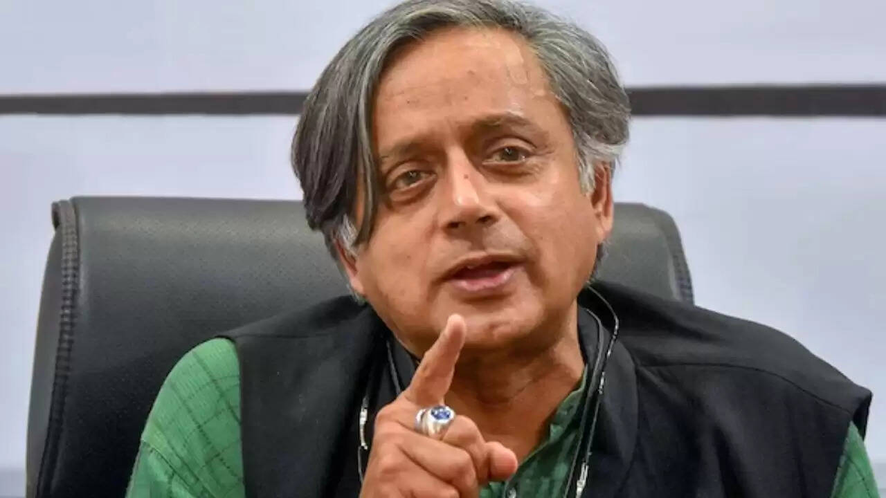 क्या H-1B वीजा शुल्क भारत के लिए दीर्घकालिक लाभ लाएगा? शशि थरूर का विश्लेषण