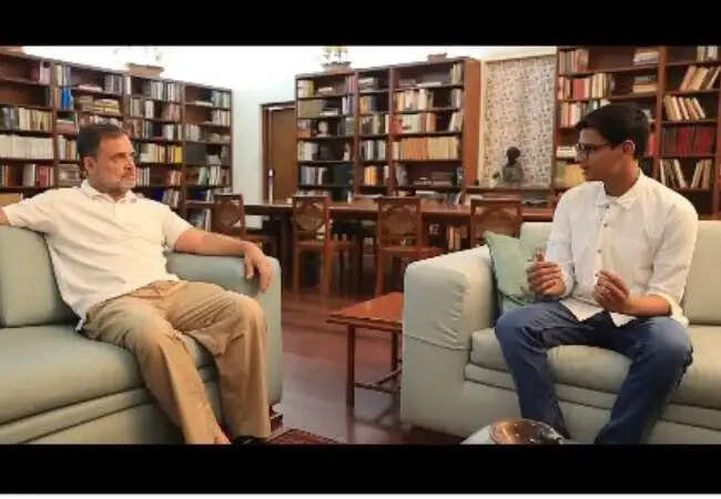 18 वर्षीय छात्र सार्थक सिद्धांत ने CBSE परीक्षा में धांधली का किया खुलासा