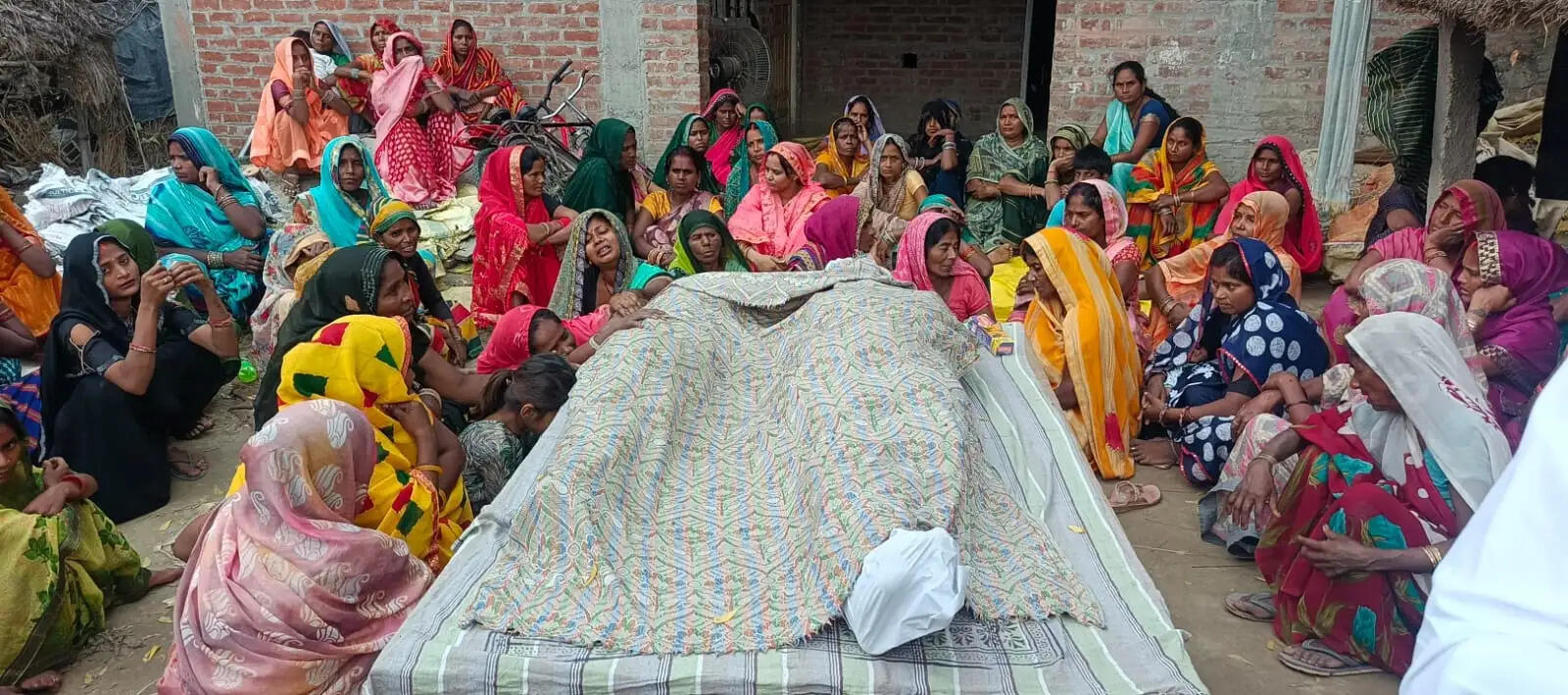 गोंडा-लखनऊ हाईवे पर भीषण सड़क हादसा, पांच की मौत और चार घायल