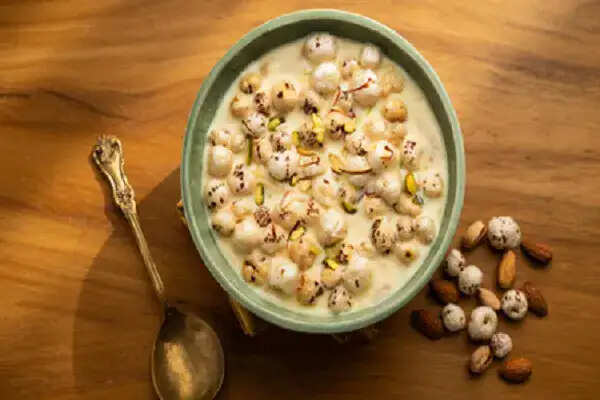 मखाना और दूध: वजन नियंत्रण और हड्डियों के लिए लाभकारी संयोजन