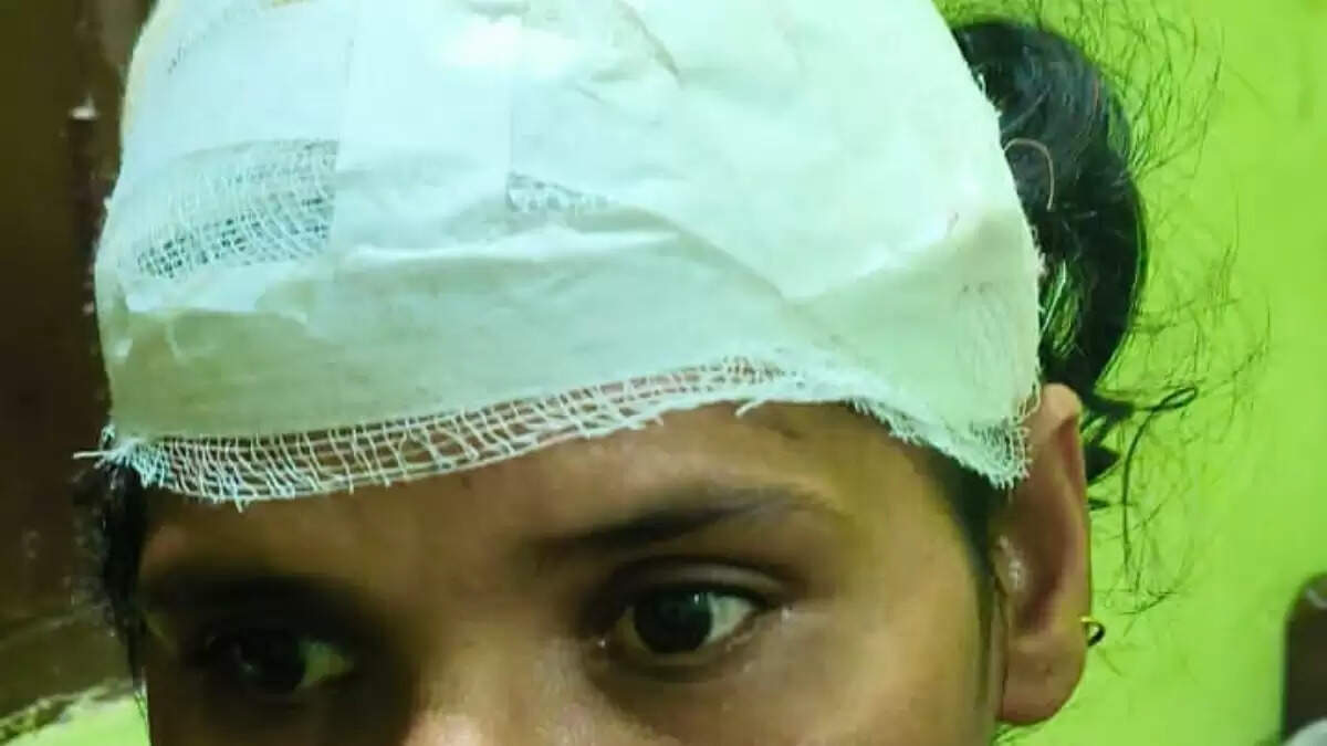 ग्रेटर नोएडा में कलश यात्रा के दौरान बड़ा हादसा, कई श्रद्धालु घायल