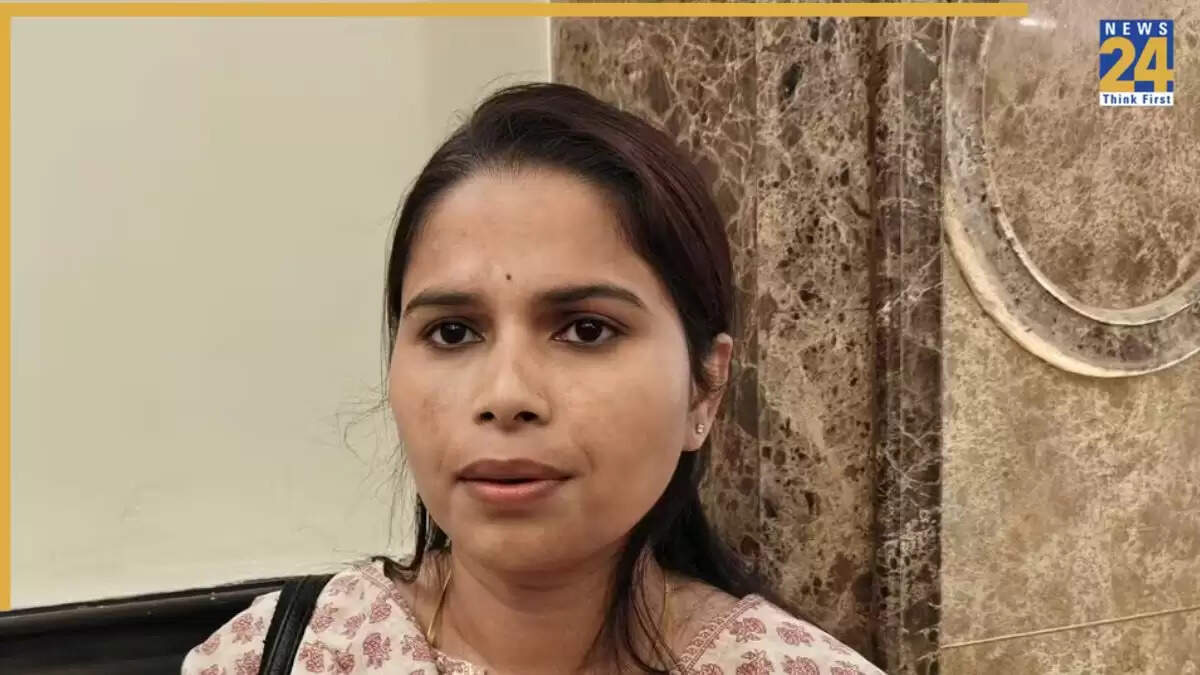 पूजा पाल ने यूपी DGP से मिलकर की अभद्र टिप्पणियों की शिकायत