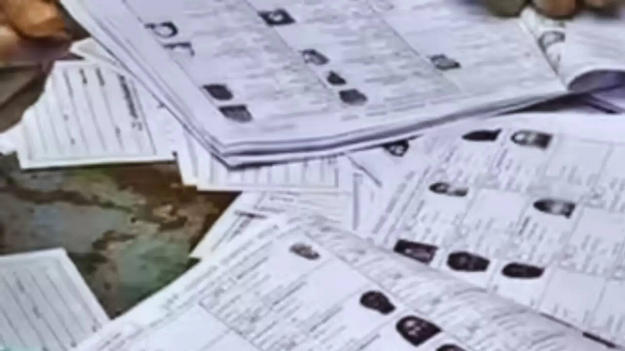 बिहार में मतदाता सूची विवाद: कांग्रेस की रणनीति और सुप्रीम कोर्ट की तैयारी