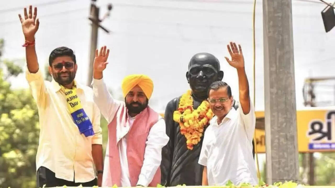 आम आदमी पार्टी की ऐतिहासिक जीत: गुजरात और पंजाब में नई राजनीतिक लहर