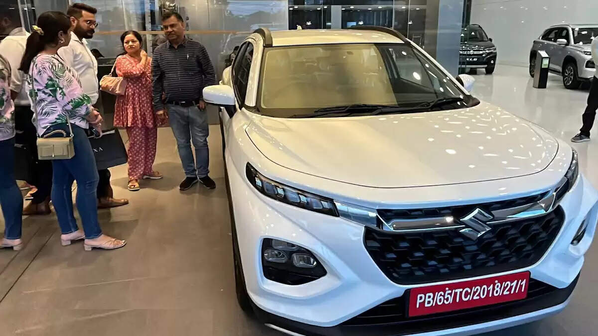 मारुति सुजुकी की प्रीमियम हैचबैक कारों की बिक्री में वृद्धि, SUVs में कमी