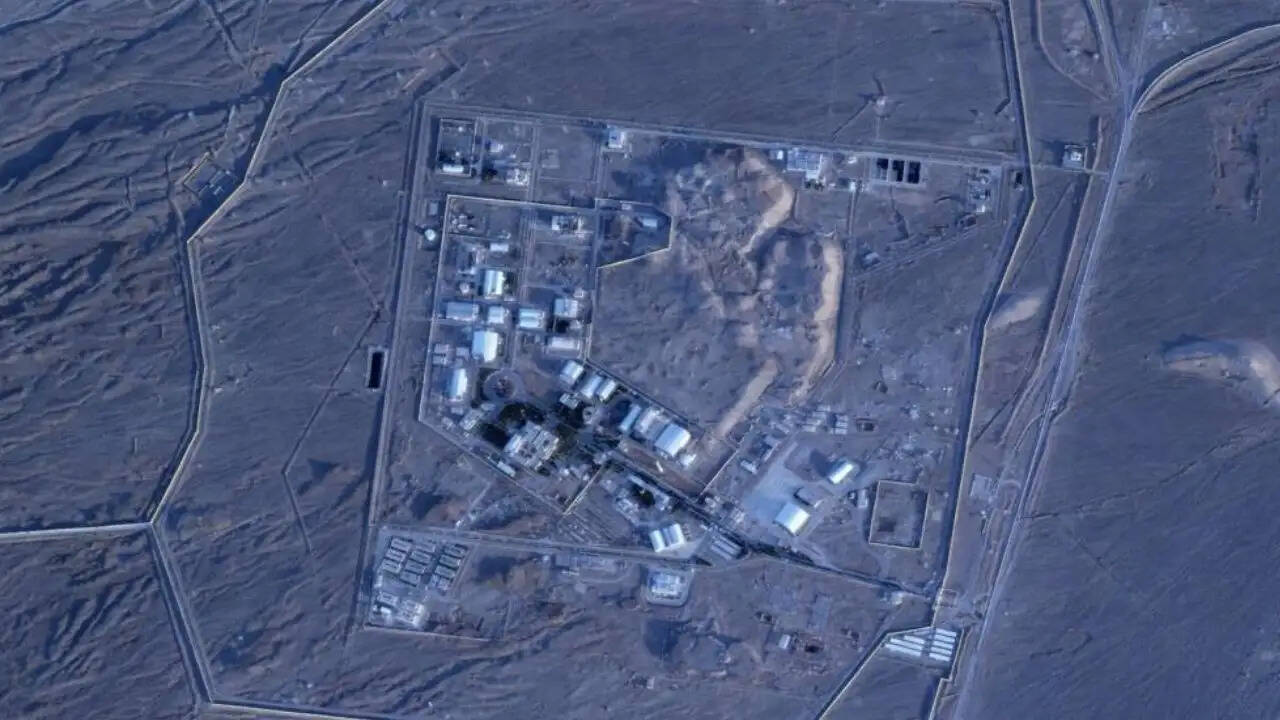 ईरान के बुशहर परमाणु प्लांट पर मिसाइल हमले से हड़कंप