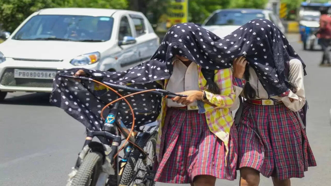 दिल्ली में गर्मी से सुरक्षा के लिए स्कूलों के नए दिशानिर्देश