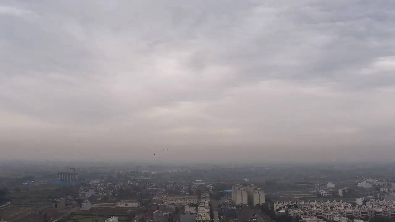 भारत में मौसम का हाल: धूप और बारिश का मिश्रण