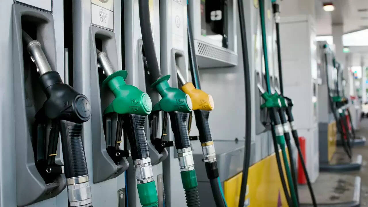 आज के पेट्रोल और डीजल के रेट: जानें अपने शहर की कीमतें