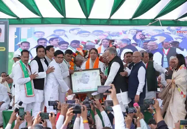 जयंत चौधरी बने राष्ट्रीय लोकदल के नए अध्यक्ष, मथुरा में दिया संबोधन