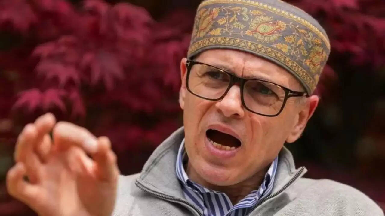 भारत-पाकिस्तान क्रिकेट मैच पर बढ़ते विवाद के बीच उमर अब्दुल्ला का बयान