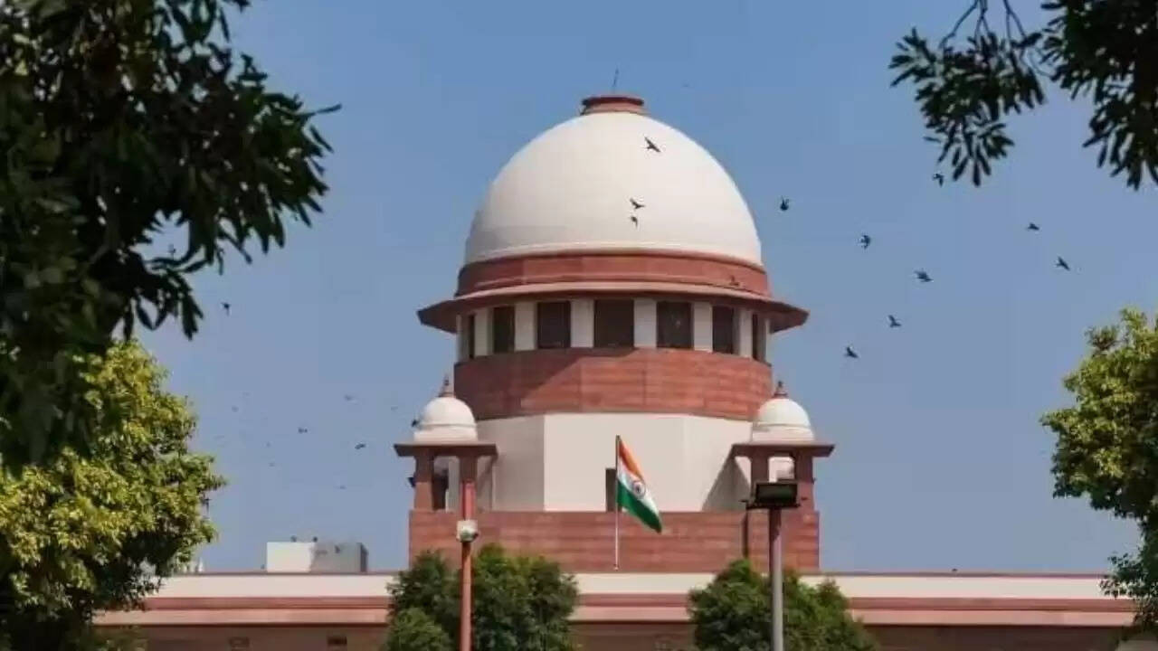 सुप्रीम कोर्ट का महत्वपूर्ण निर्णय: आरक्षण का लाभ लेने वाले सामान्य श्रेणी में नहीं कर सकते दावा