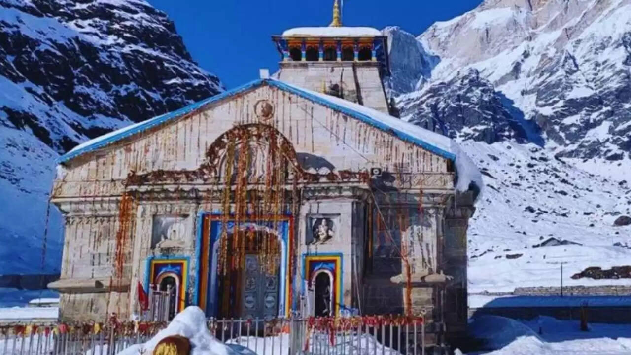 उत्तराखंड में मूसलधार बारिश से भूस्खलन: चार धाम यात्रा पर पड़ा असर