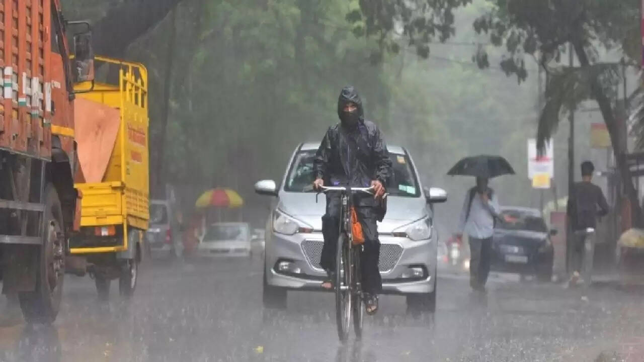 दिल्ली एनसीआर में बारिश से मिली गर्मी से राहत
