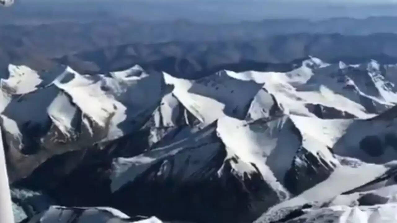 माउंट एवरेस्ट दिवस: अद्भुत 360 डिग्री दृश्य का वायरल वीडियो