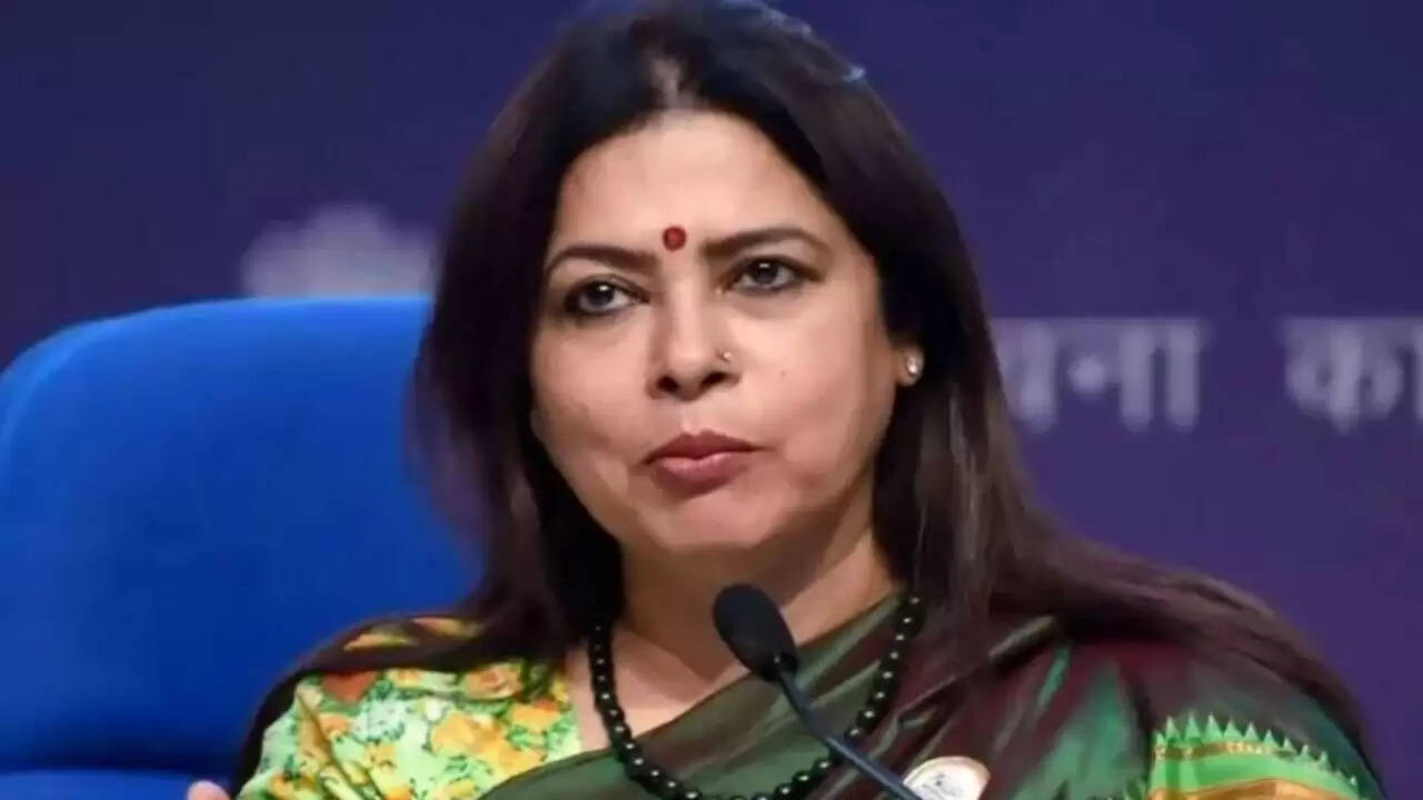 कैलाश मानसरोवर यात्रा के दौरान मीनाक्षी लेखी को गंभीर चोट, रेस्क्यू में आई बाधाएं