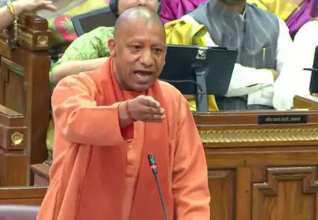 महिला आरक्षण पर योगी आदित्यनाथ का जोरदार भाषण, सपा-कांग्रेस पर साधा निशाना