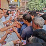 विश्वकर्मा दिवस पर श्रमिकों को मिठाई बांटकर मनाया गया