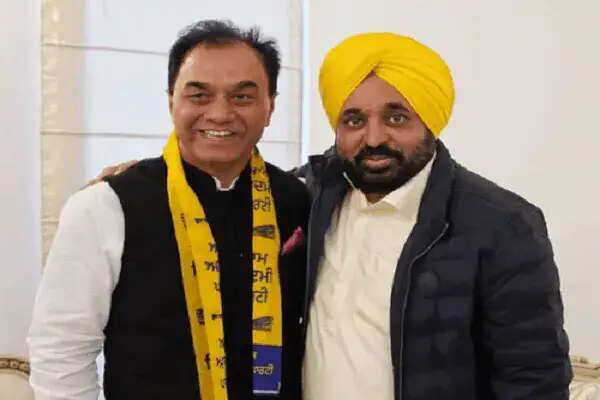 आम आदमी पार्टी के सांसद को मिला रहस्यमयी फोन कॉल, गृहमंत्री की आवाज में जन्मदिन की बधाई