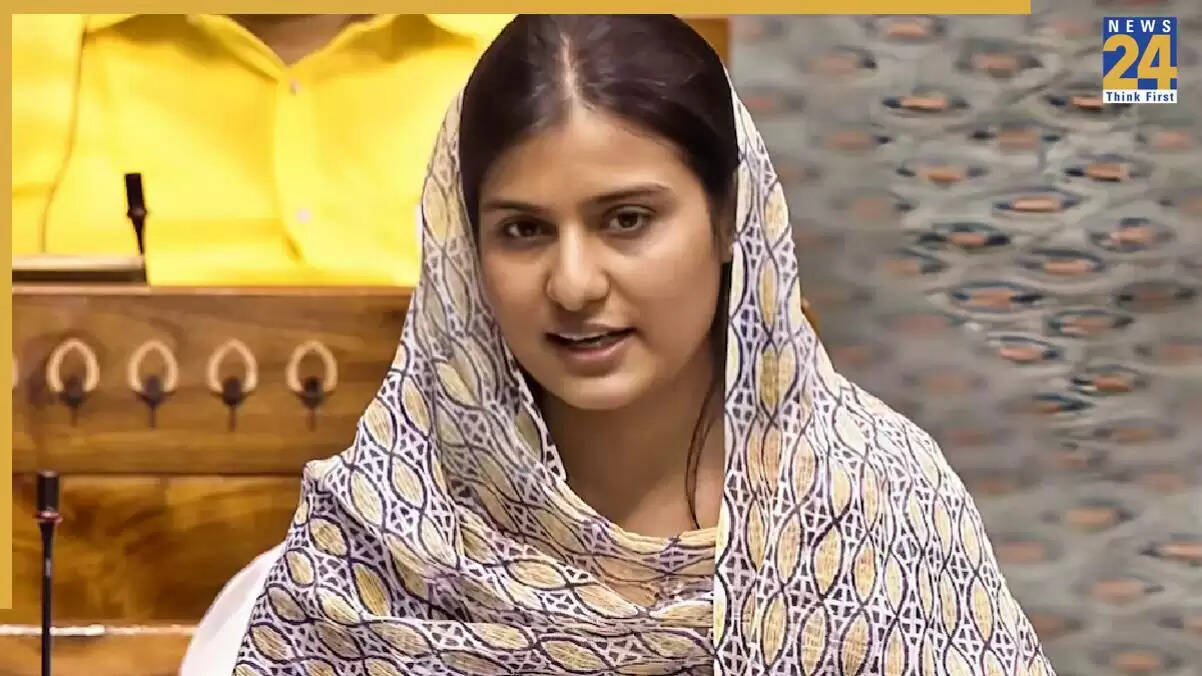 इकरा हसन ने चुनाव आयोग की प्रेस कॉन्फ्रेंस पर उठाए गंभीर सवाल