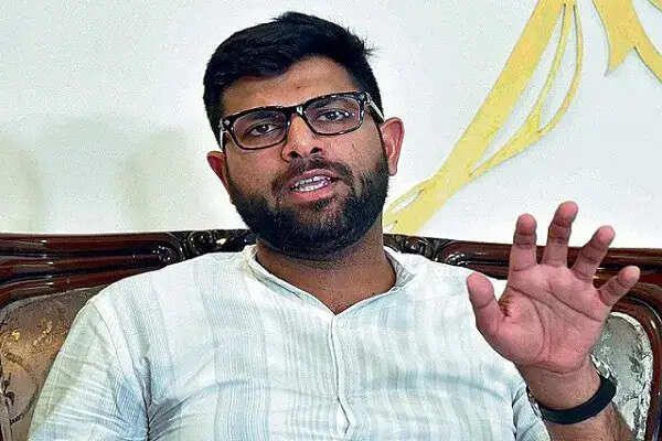 दिग्विजय चौटाला ने पुलिस पर पीछा करने का आरोप लगाया