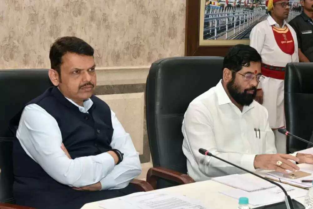 महाराष्ट्र में महायुति के भीतर बढ़ती तनातनी: एकनाथ शिंदे और देवेंद्र फड़नवीस के बीच विवाद