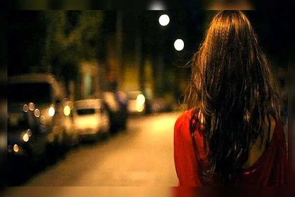 आगरा में महिला को बेहोश कर लूटने की वारदात