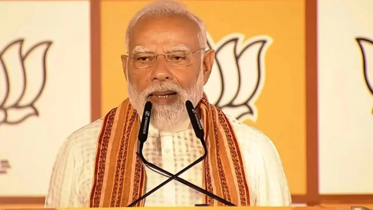 पश्चिम बंगाल और असम में बीजेपी की जीत का जश्न