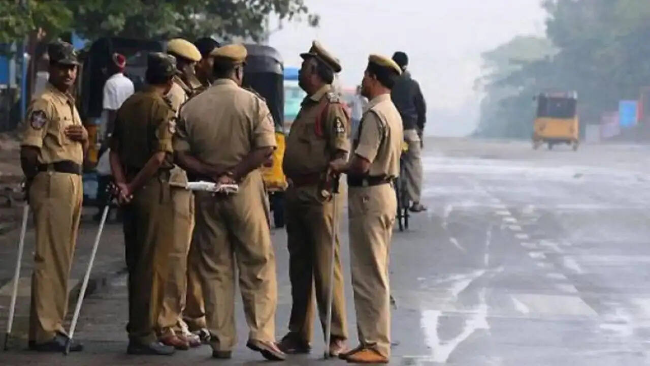 डायमंड हार्बर में वोटरों को धमकाने पर एफआईआर दर्ज, चुनाव आयोग ने की कार्रवाई