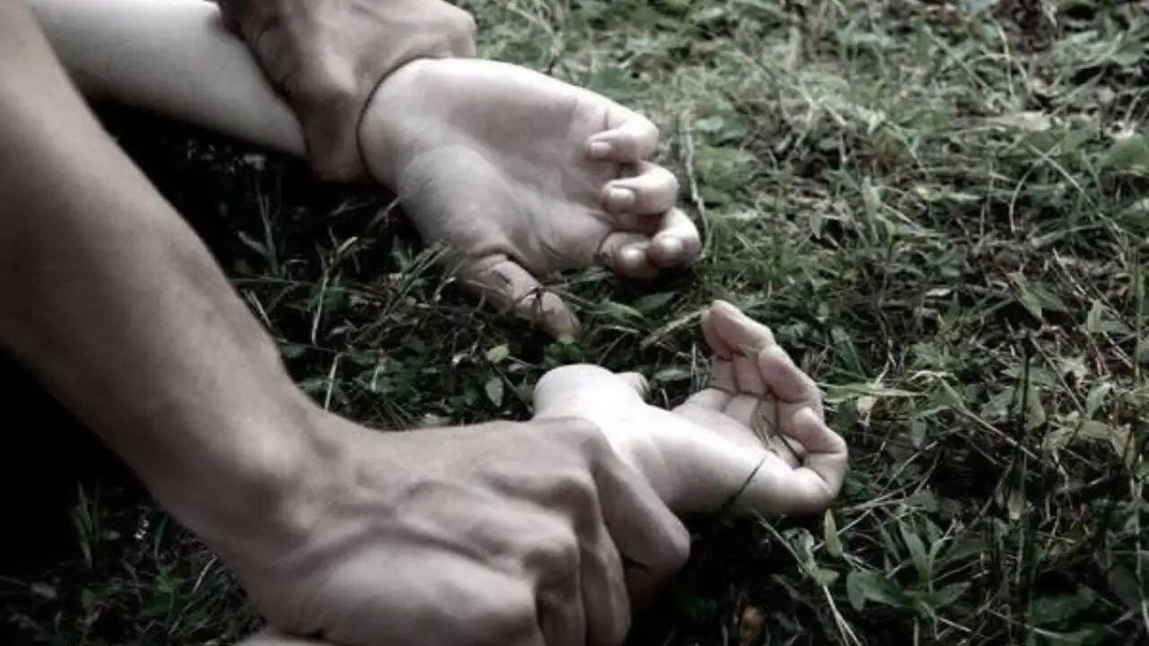 महाराष्ट्र में 17 वर्षीय महिला के साथ हुई क्रूरता की घटना