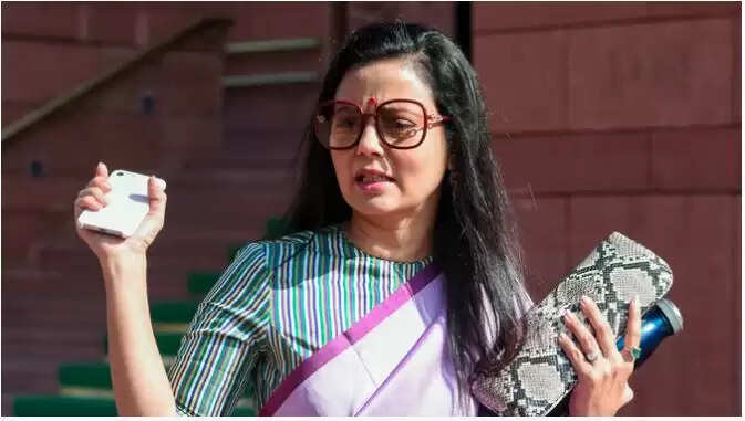 महुआ मोइत्रा को दिल्ली उच्च न्यायालय से मिली राहत, सीबीआई चार्जशीट पर रोक