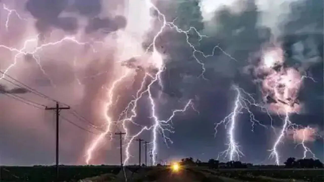 खगड़िया में वज्रपात से 5 लोगों की मौत, 6 घायल