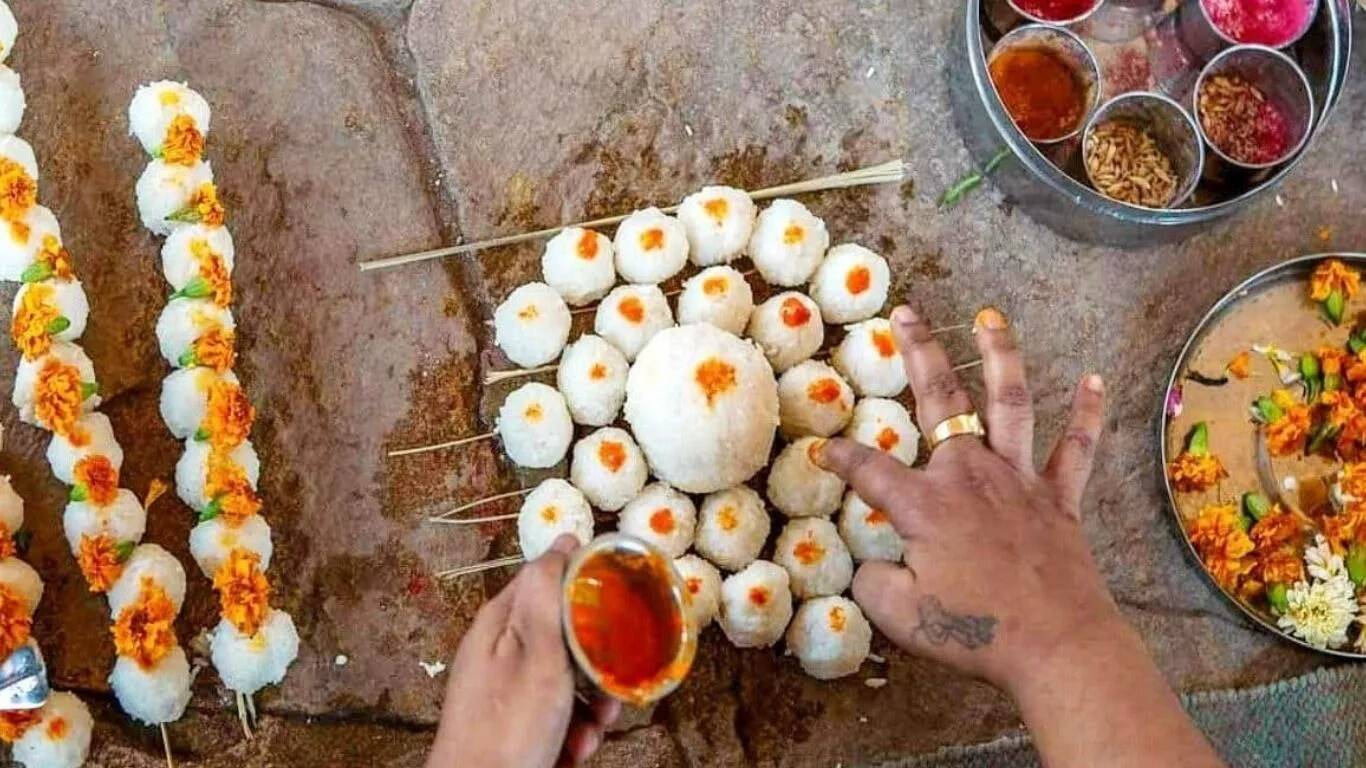पितृ पक्ष 2025: श्राद्ध, तर्पण और पिंडदान के बीच का अंतर
